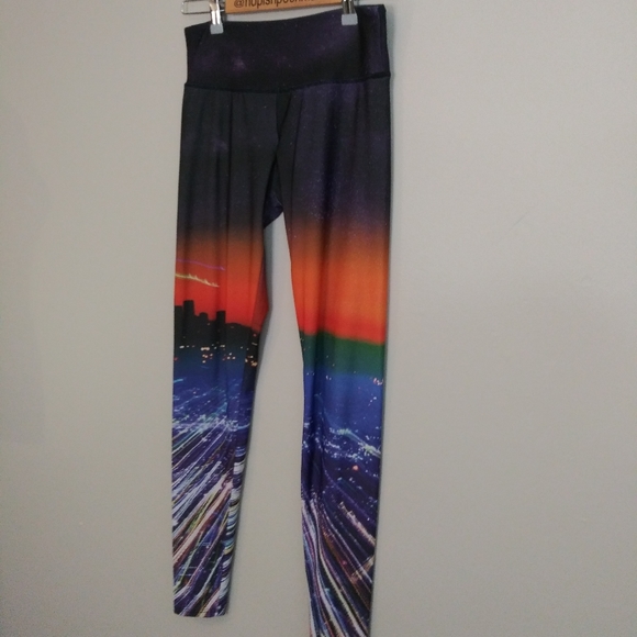 Onzie City of Angels Legging Size Small/Medium - Picture 3 of 10